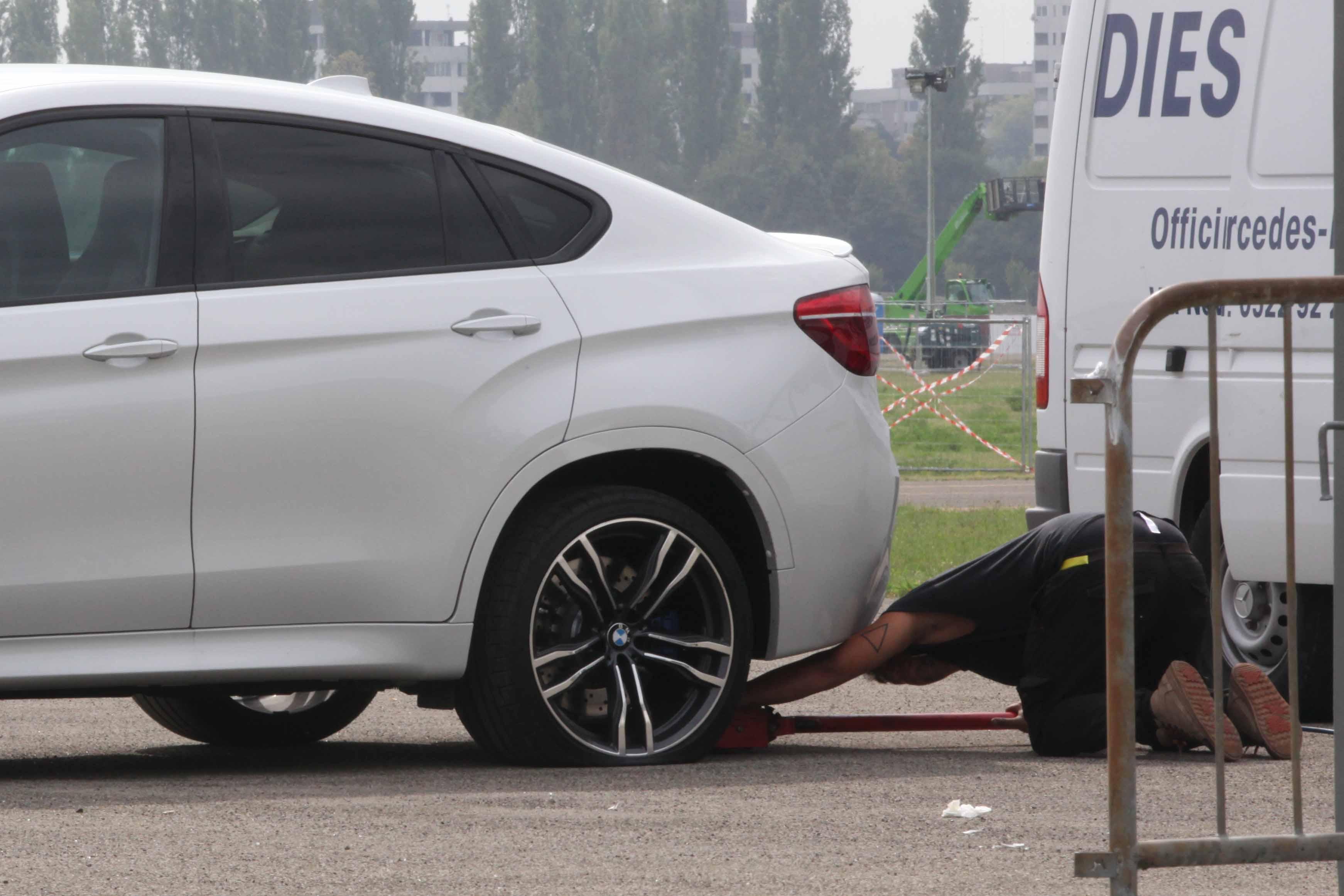 Campovolo 2015, l'auto di Ligabue fora un pneumatico