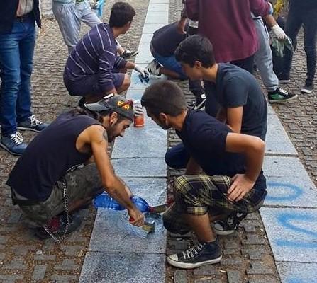 Cancellate le scritte fasciste apparse al Parco