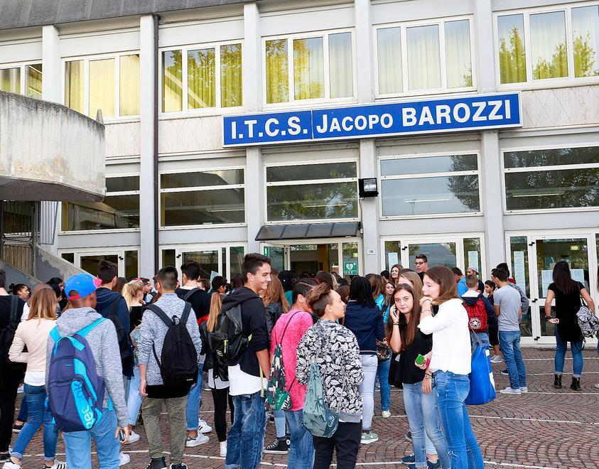 Modena, a scuola con emozione nonostante i problemi 