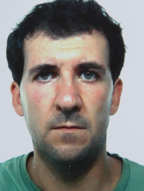 Lo trovano morto a letto a 31 anni 