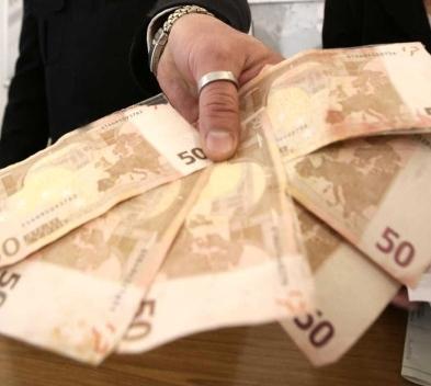 Scatta l’allarme soldi falsi:caccia a dodici banconote 