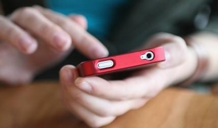 Più di cento telefonate dal cellulare per prenotare una visita medica e non c'è riuscita