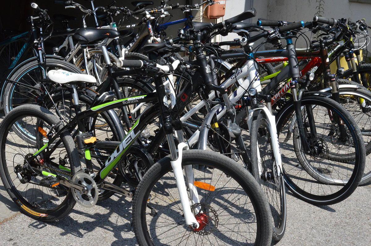 Ci saranno anche diverse biciclette che andranno all'asta
