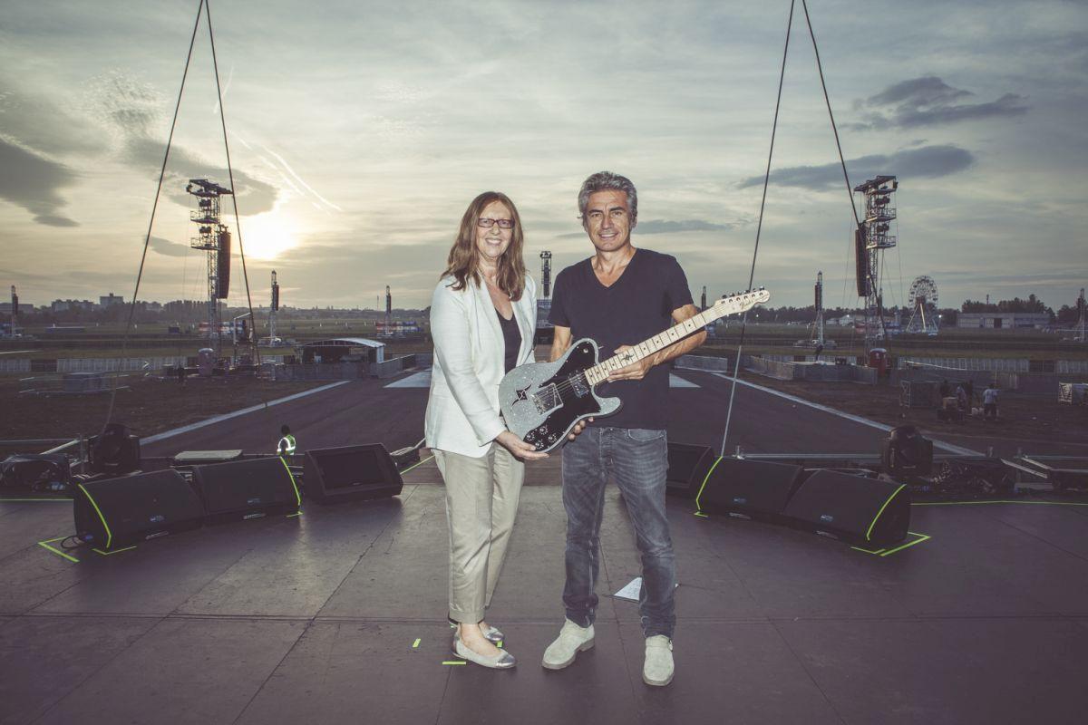 Una speciale chitarra Telecaster Custom Shop per il Liga