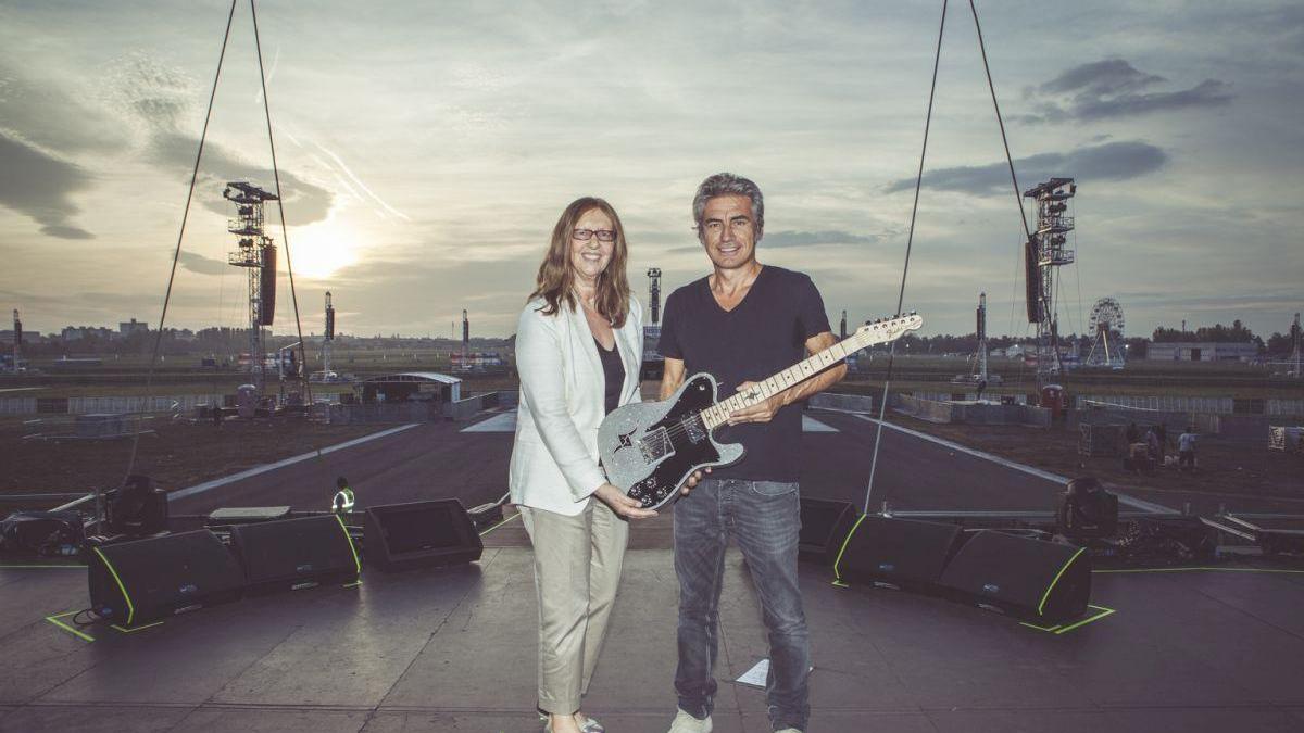 Una speciale chitarra Telecaster Custom Shop per il Liga