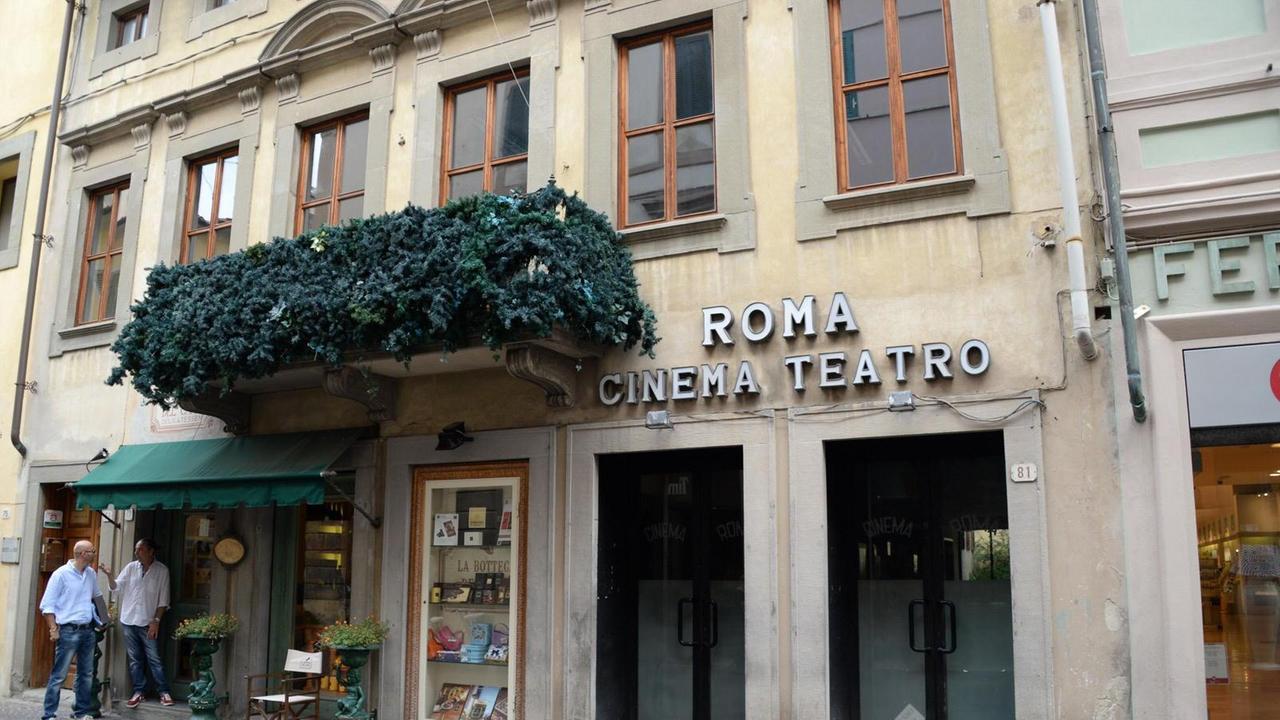 L'ingresso del cinema Roma a Pontedera (foto Franco Silvi)