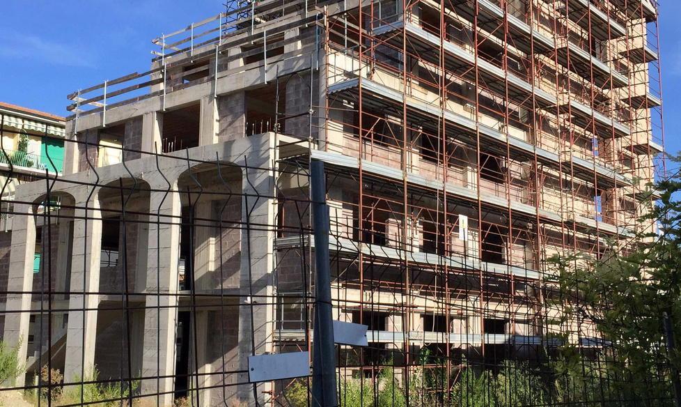 Occupano palazzina ex Enel, allontanati