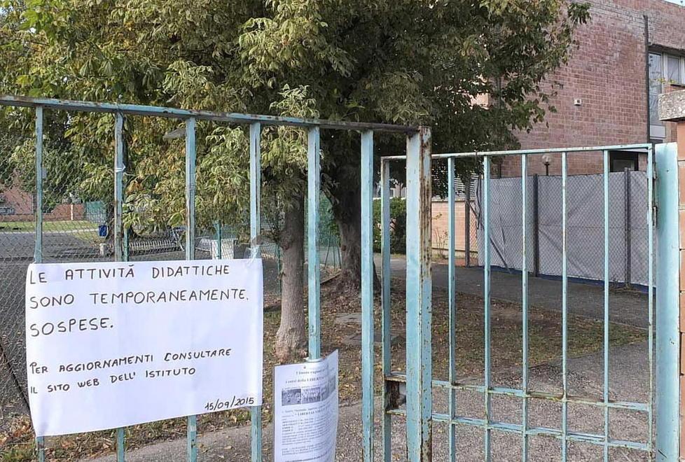 La politica a pezzi come quell’intonaco 