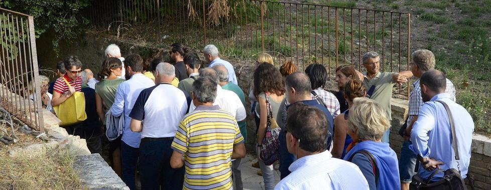 Con gli occhi spalancati tra i segreti della troniera 