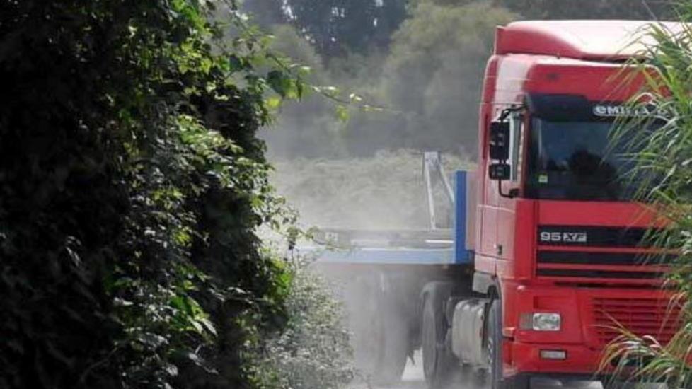 Polveri e disagi, autotrasportatori solidali coi cittadini