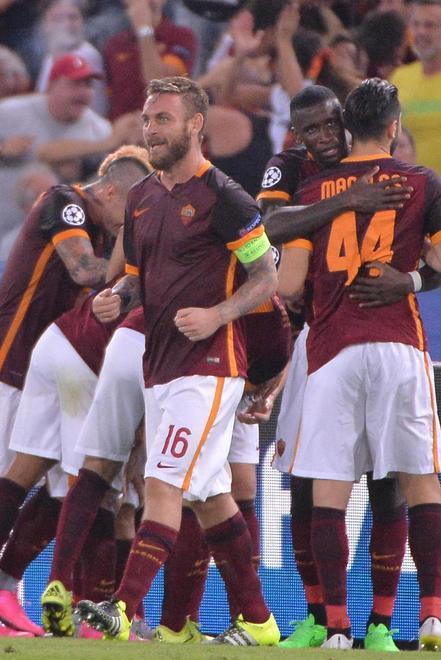 Eurogol di Florenzi e la Roma resiste al super Barcellona 