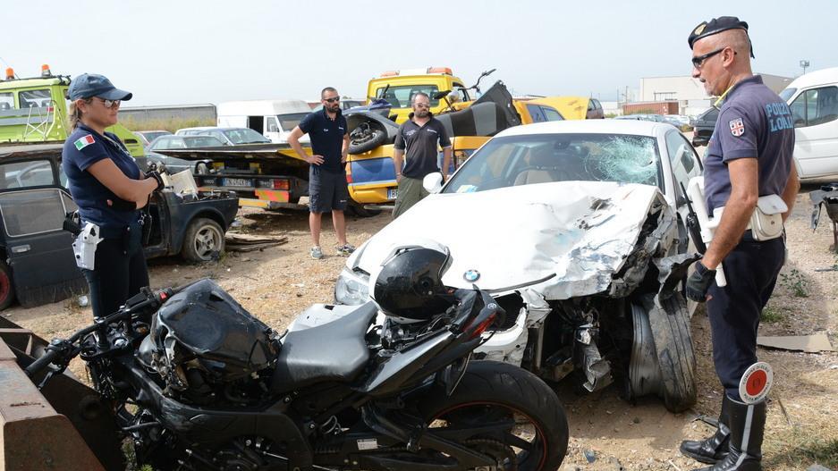 Auto contro moto, grave centauro 22enne
