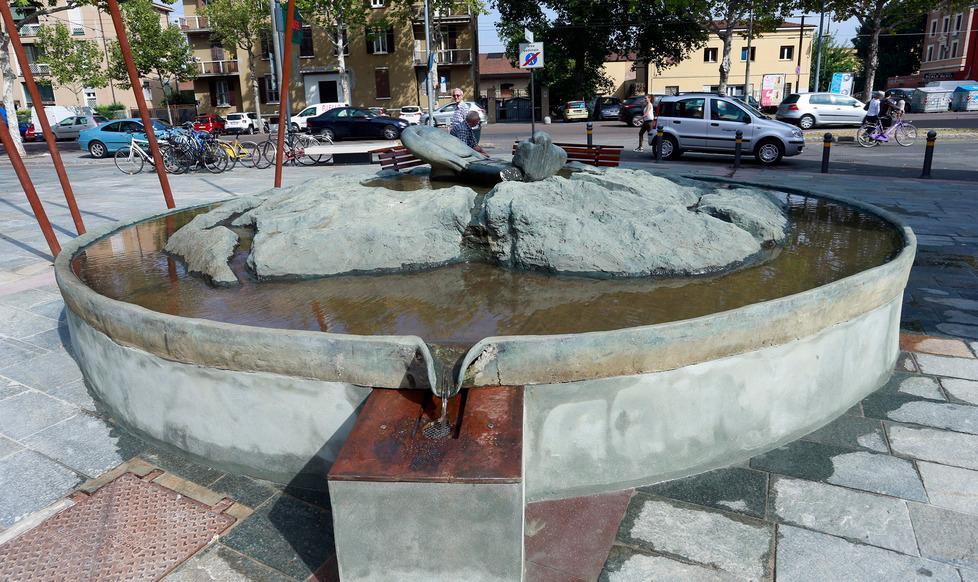 Anche una fontana artistica firmata da Enzo Cucchi 