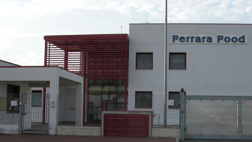 Maxi furto di passata di pomodoro