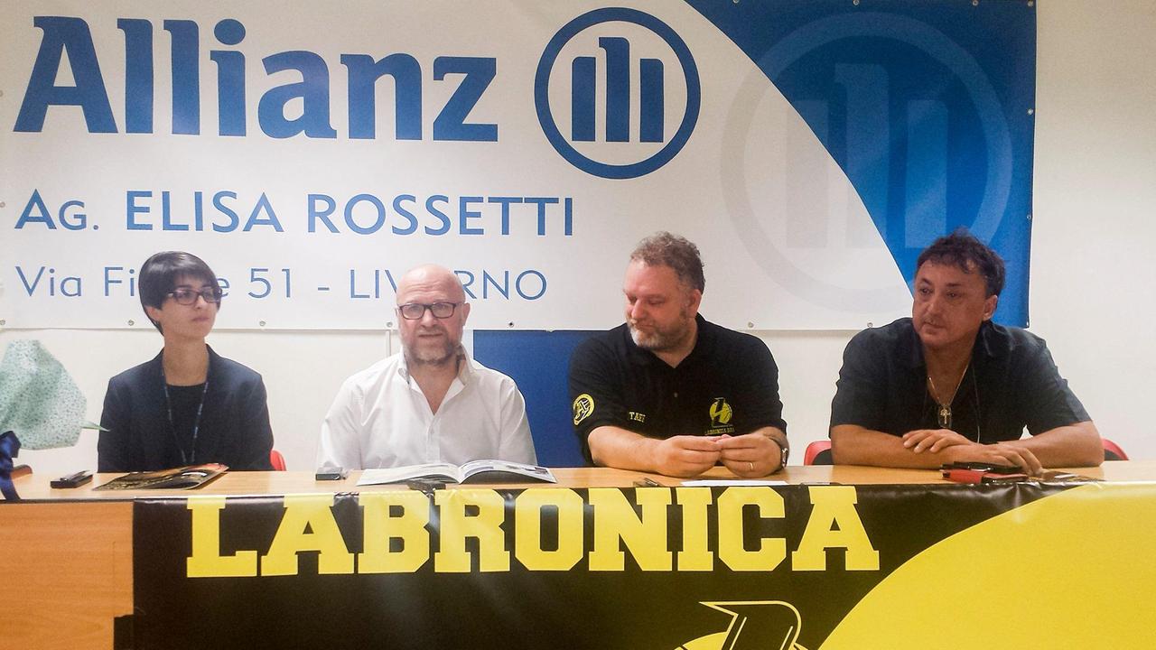 Nogarin e il messaggio alle società: "Unitevi altrimenti non si va lontano"