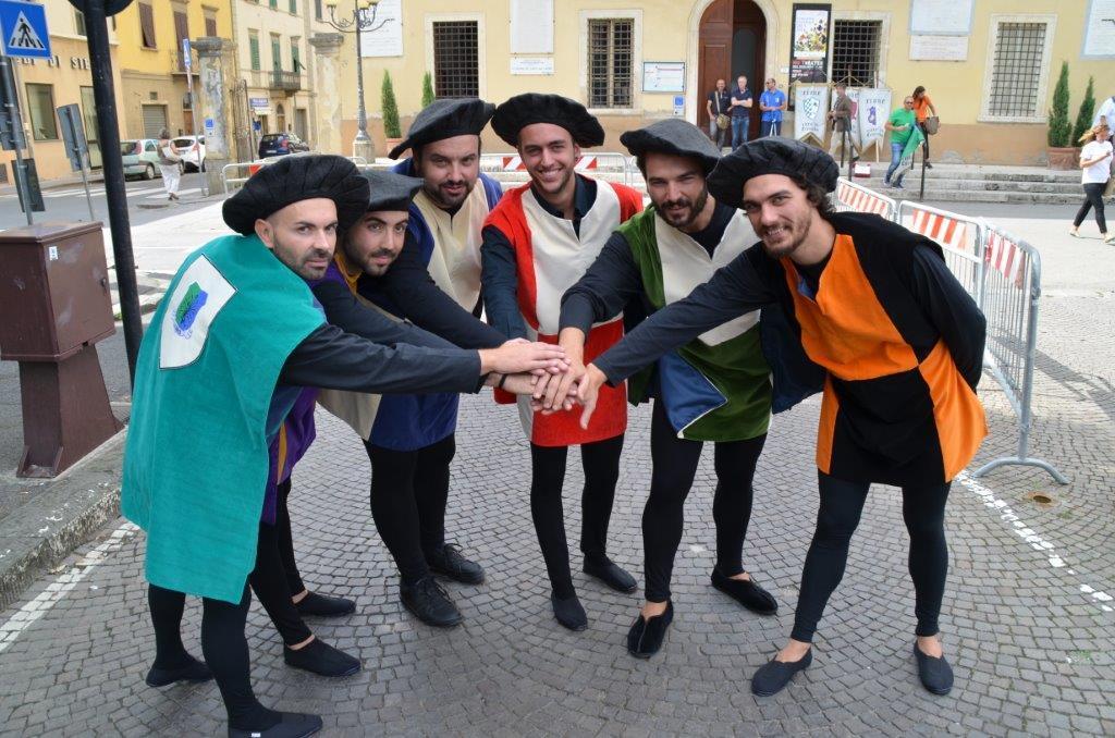 I capitani dei sei rioni certaldesi