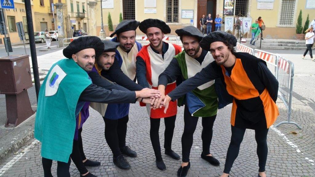 I capitani dei sei rioni certaldesi