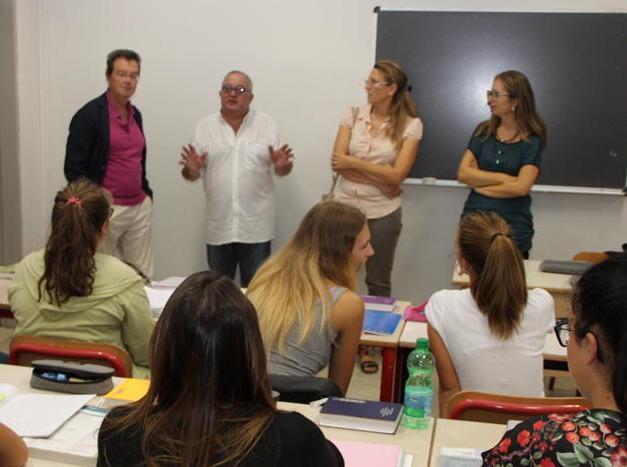 In via Rosselli 200 studenti dell’economico sociale 
