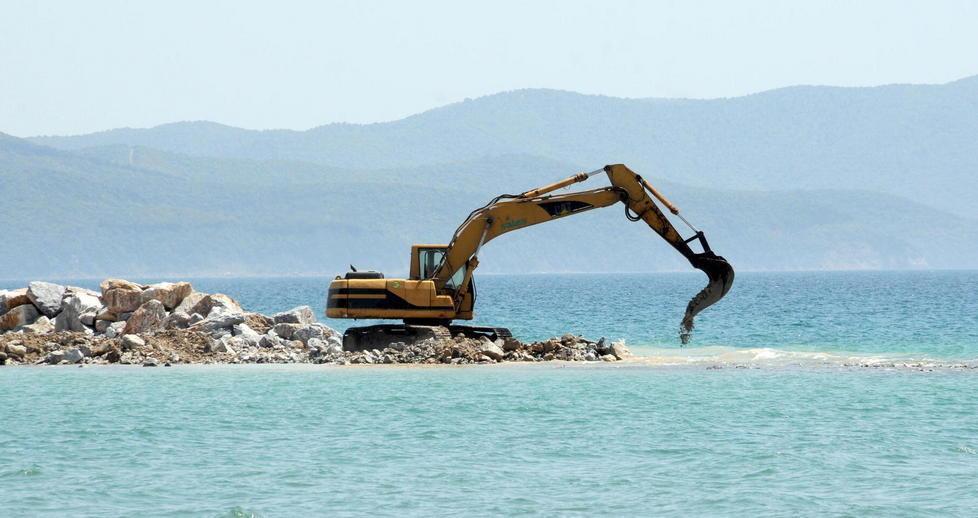 Ruspe di nuovo al lavoro contro l’erosione 