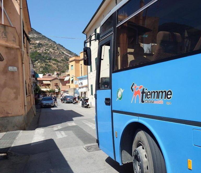 Una raccolta di firme per avere bus più nuovi 