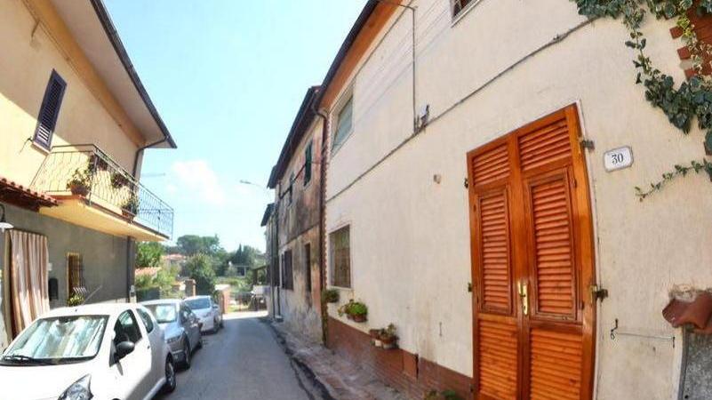 Nove profughi nigeriani a casa dell’ex impiegato