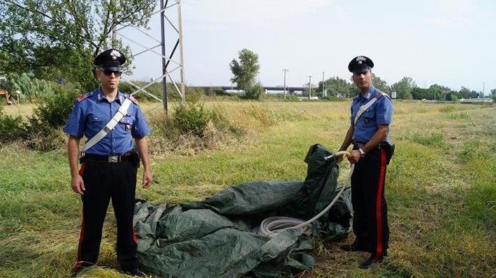 Il materiale usato per il furto all'oleodotto di Lavoria recuperato dai carabinieri