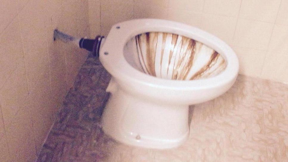 De Sanctis, i bagni verranno sostituiti
