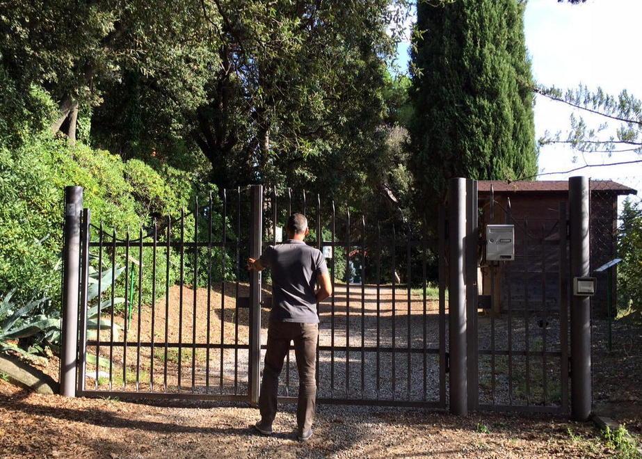 Cartelli che mancano e orari di visita ridotti 