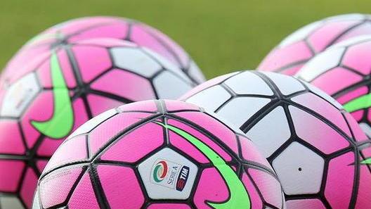 Squadra in campo, ladri negli spogliatoi