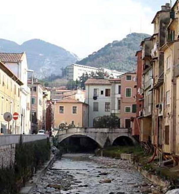 Liquami nel fiume, Carriona in rivolta 