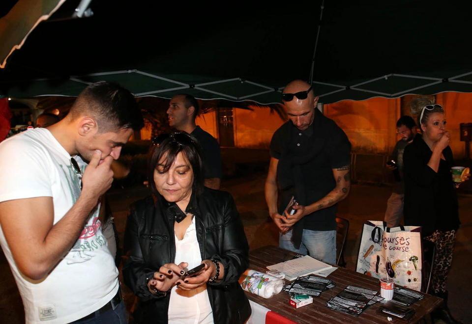 Il gazebo allestito in piazza Gramsci da Difendi Montecatini (Foto Nucci)