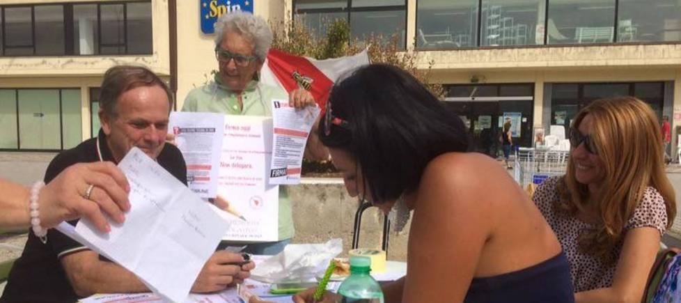 Sanità, firme per il referendum 