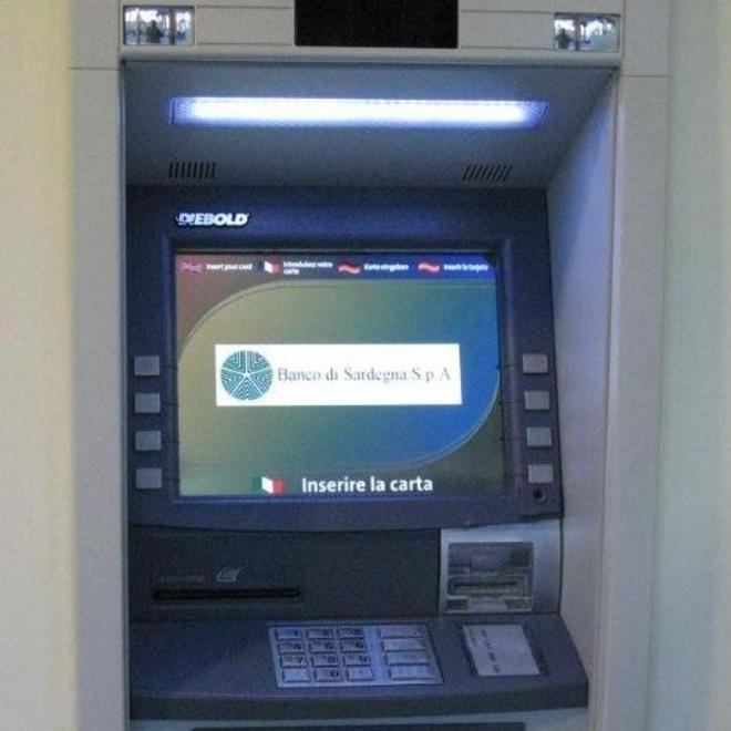 Il Bancomat era un vecchio modello non è in grado di macchiare le banconote