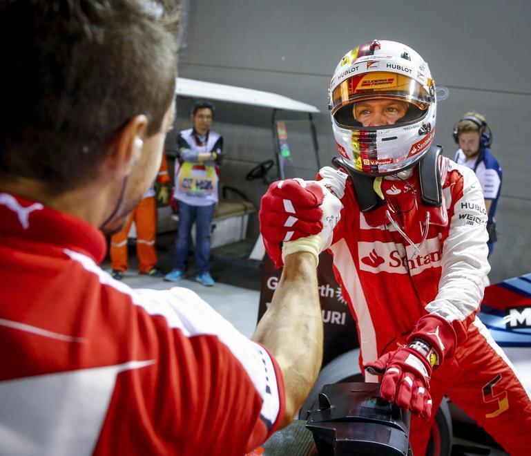 Vettel, una fantastica pole Raikkonen al terzo posto 