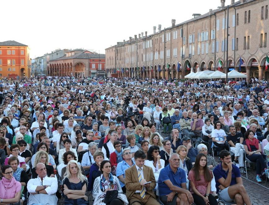 Shiva: «La libertà dell’umanità passa attraverso i semi... veri» 