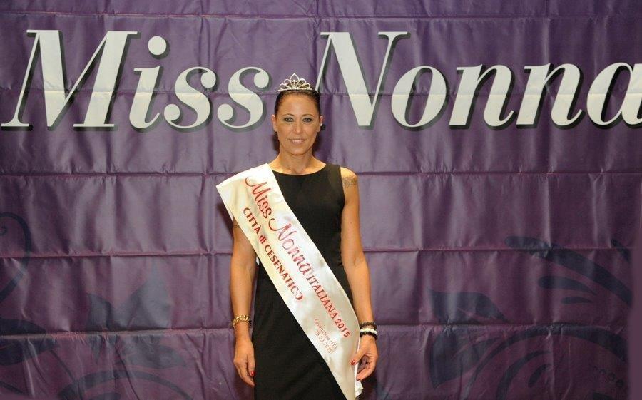 Debora Silvestri, di Uzzano, eletta Miss Nonna Italiana 2015