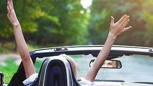 Dietrofront, i giovani sognano ancora l’auto