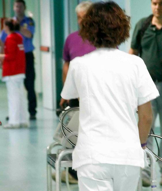 Ruba il portamonete all’infermiera Donna arrestata
