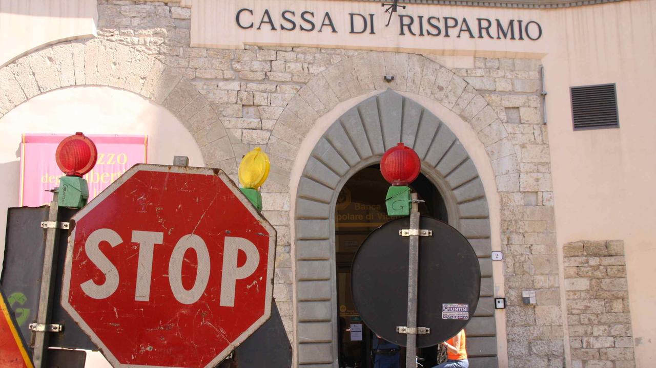 La sede pratese della Banca Popolare di Vicenza in via degli Alberti