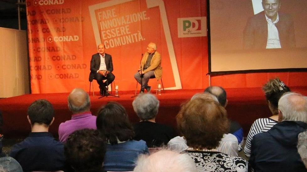Bersani a Modena: «Mai bidonato una festa Pd»