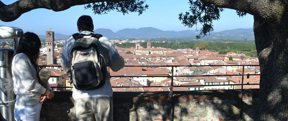 Tre bandi scaduti e tutti irrisolti: l’odissea di torri e casermette 