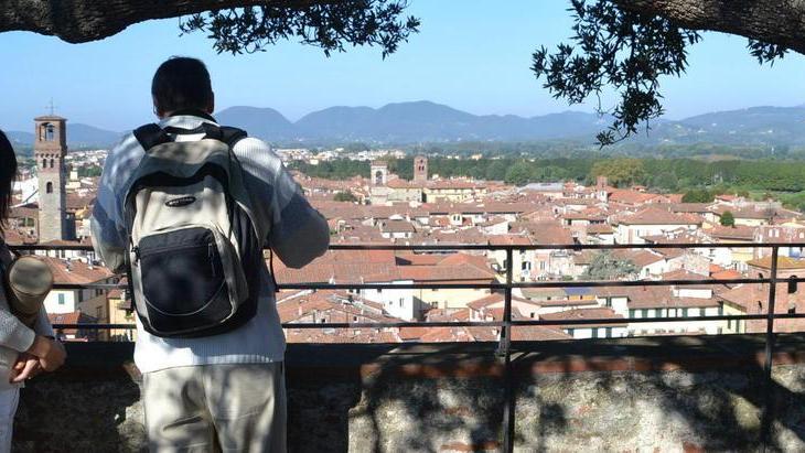 Tre bandi scaduti e tutti irrisolti: l’odissea di torri e casermette