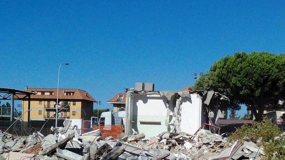 Alluvione 2012, abbattuto l’edificio delle elementari di Albinia