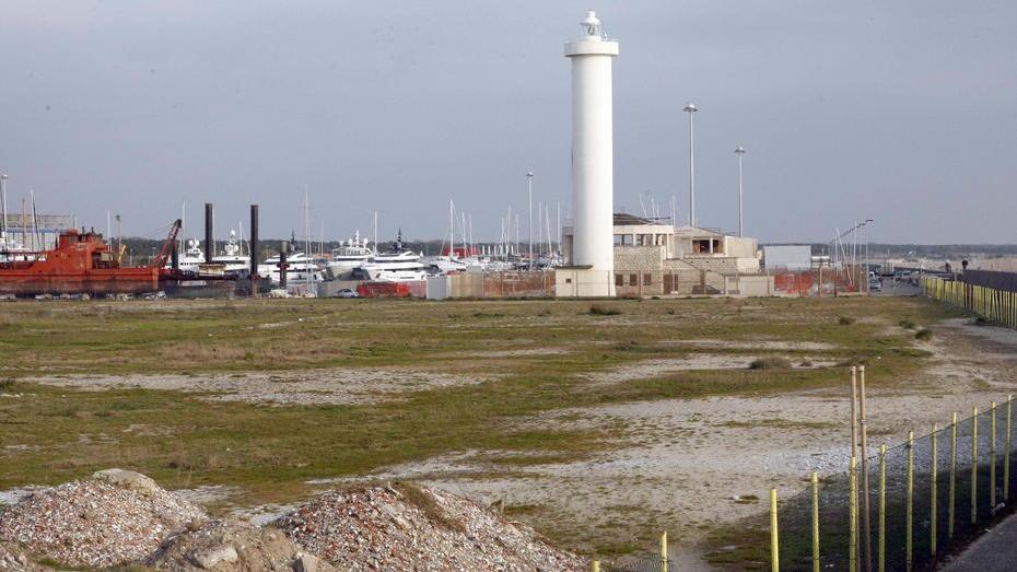 Maxi cordata viareggina per la Viareggio Porto