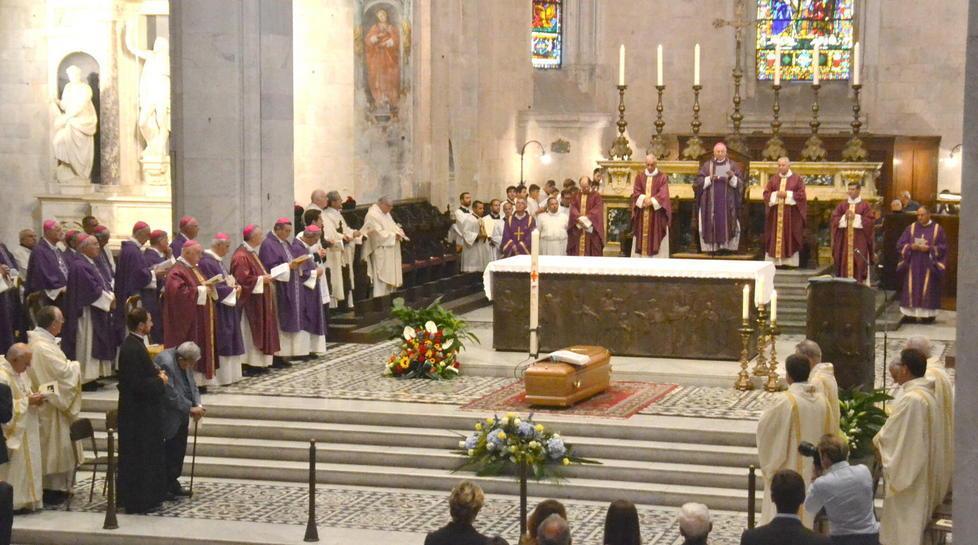Autorità e tantissimi fedeli per l’addio a Bruno Tommasi