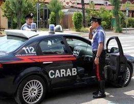 I ladri le svaligiano la casa mentre guarda la televisione 