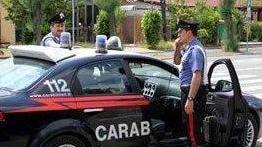I ladri le svaligiano la casa mentre guarda la televisione