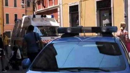 In tre si picchiano in piazza Betti
