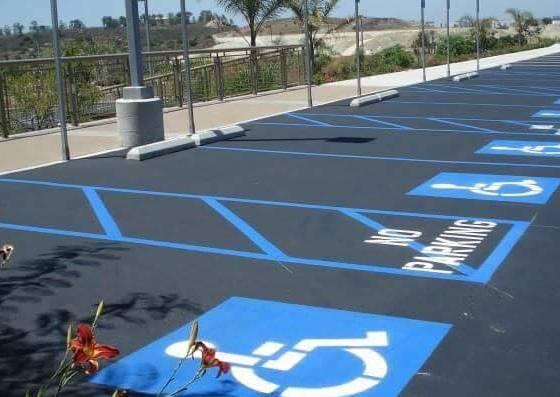 «Più attenzione per i posti dei disabili»