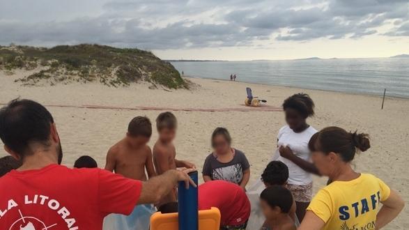 Bambini in riva al mare per “scovare” i rifiuti